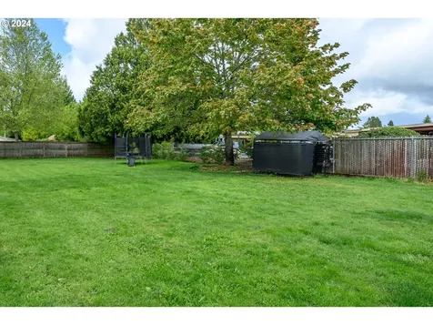 1221 Ne 27th Street Mcminnville OR 97128
