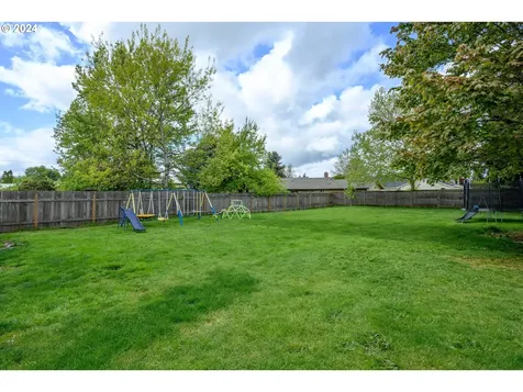 1221 Ne 27th Street Mcminnville OR 97128