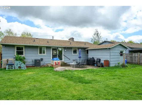 1221 Ne 27th Street Mcminnville OR 97128
