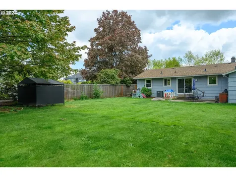 1221 Ne 27th Street Mcminnville OR 97128