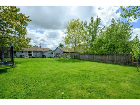 1221 Ne 27th Street Mcminnville OR 97128