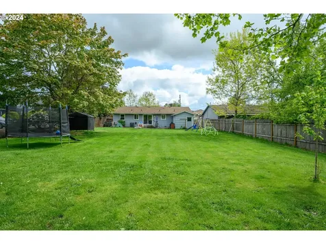 1221 Ne 27th Street Mcminnville OR 97128