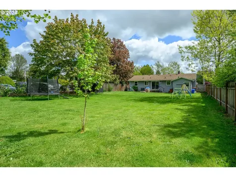 1221 Ne 27th Street Mcminnville OR 97128