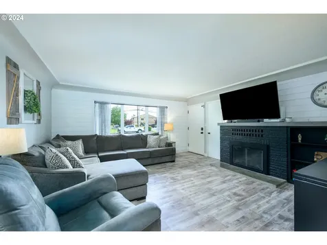 1221 Ne 27th Street Mcminnville OR 97128