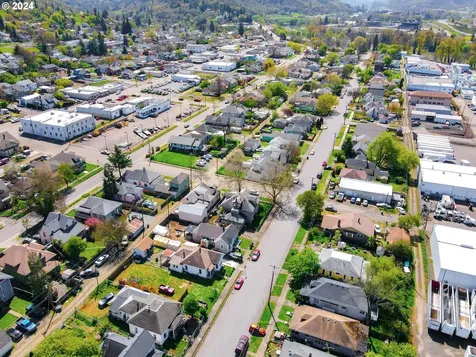 510 SE Floed Avenue Roseburg OR 97470