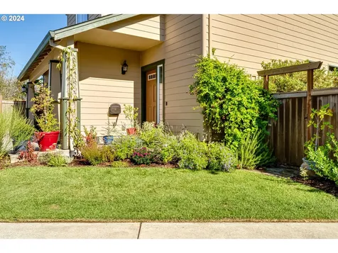 5433 Gould Avenue Eugene OR 97402