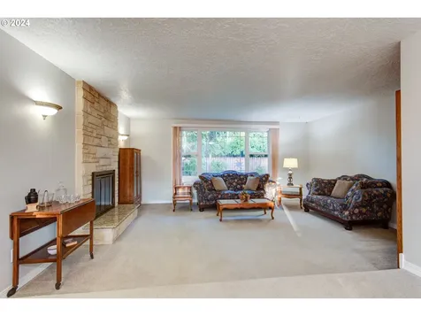 1584 Ne La Mesa Place Gresham OR 97030