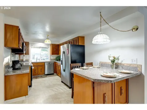 1584 Ne La Mesa Place Gresham OR 97030