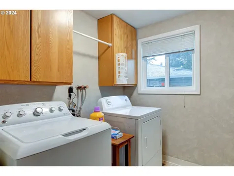 1584 Ne La Mesa Place Gresham OR 97030