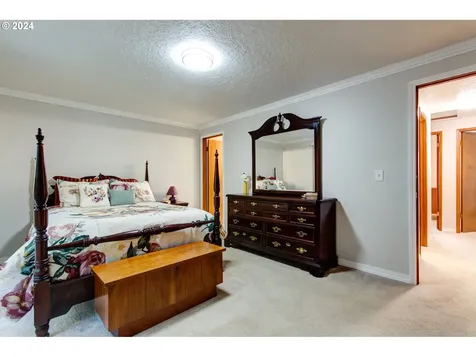 1584 Ne La Mesa Place Gresham OR 97030