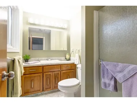 1584 Ne La Mesa Place Gresham OR 97030