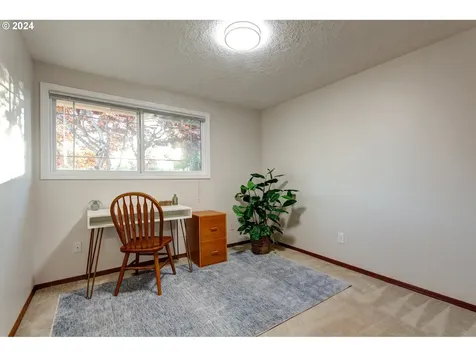 1584 Ne La Mesa Place Gresham OR 97030