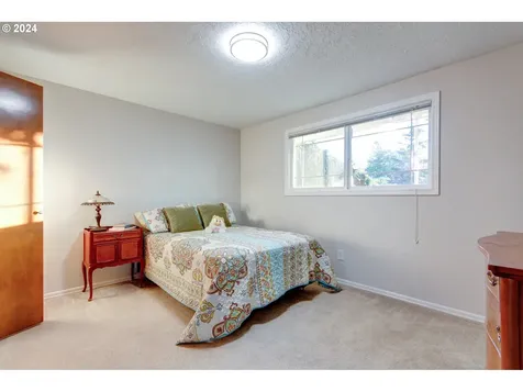 1584 Ne La Mesa Place Gresham OR 97030
