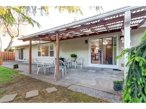 1584 Ne La Mesa Place Gresham OR 97030