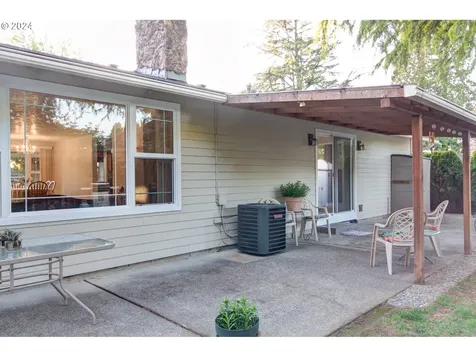 1584 Ne La Mesa Place Gresham OR 97030