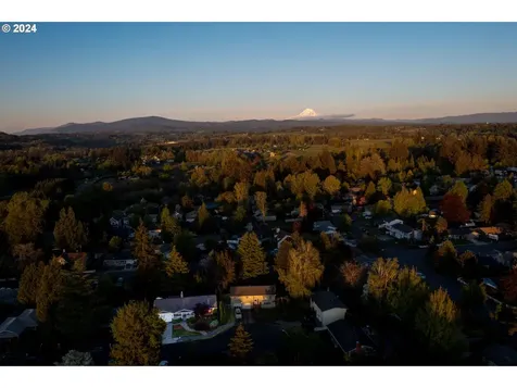 1584 Ne La Mesa Place Gresham OR 97030