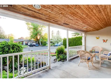 1584 Ne La Mesa Place Gresham OR 97030