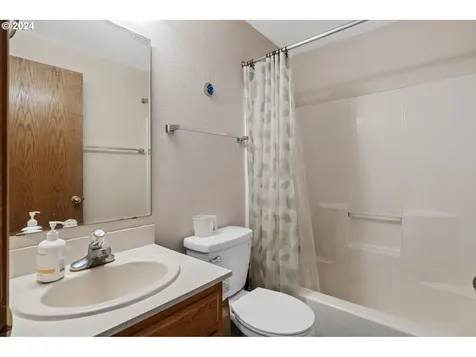 1815 Ne 152nd Street Vancouver WA 98686