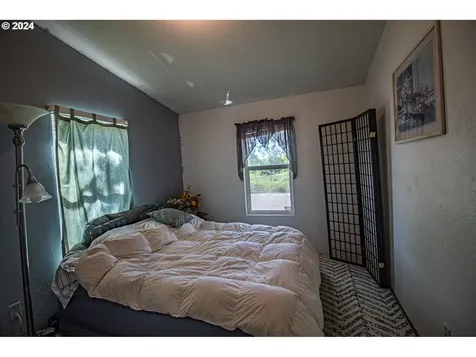 319 Hood Court Molalla OR 97038