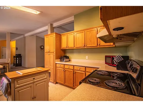 319 Hood Court Molalla OR 97038