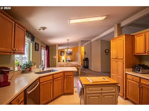 319 Hood Court Molalla OR 97038