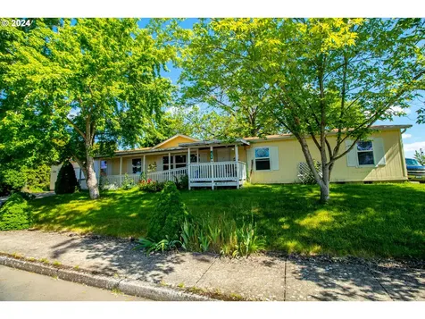 319 Hood Court Molalla OR 97038
