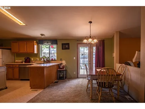 319 Hood Court Molalla OR 97038