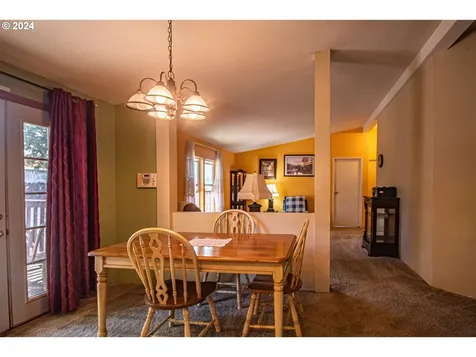 319 Hood Court Molalla OR 97038
