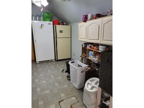 634 E Main Street Sheridan OR 97378