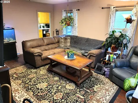 634 E Main Street Sheridan OR 97378