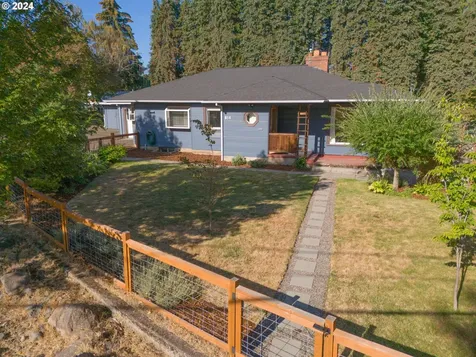 814 17th Street Hood River OR 97031