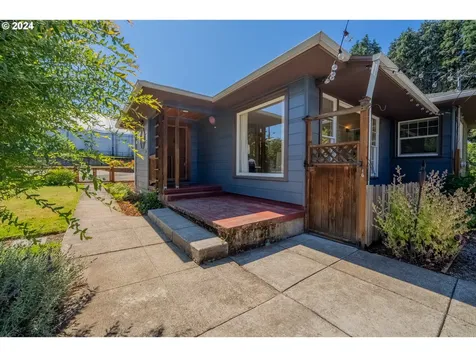 814 17th Street Hood River OR 97031
