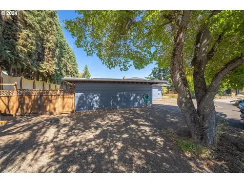 814 17th Street Hood River OR 97031