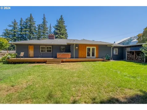 814 17th Street Hood River OR 97031