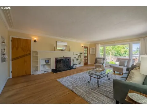 814 17th Street Hood River OR 97031