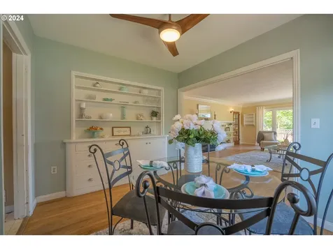 814 17th Street Hood River OR 97031