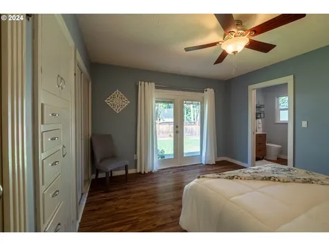 814 17th Street Hood River OR 97031