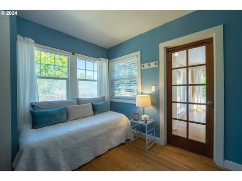 814 17th Street Hood River OR 97031