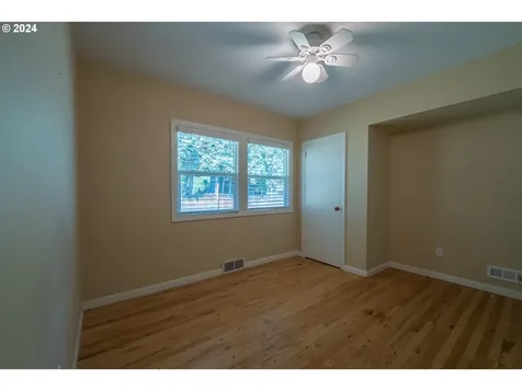 814 17th Street Hood River OR 97031