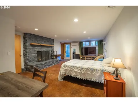 814 17th Street Hood River OR 97031