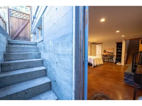 814 17th Street Hood River OR 97031