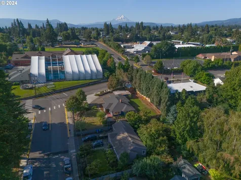 814 17th Street Hood River OR 97031