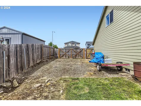 887 E 16th Street Lafayette OR 97127