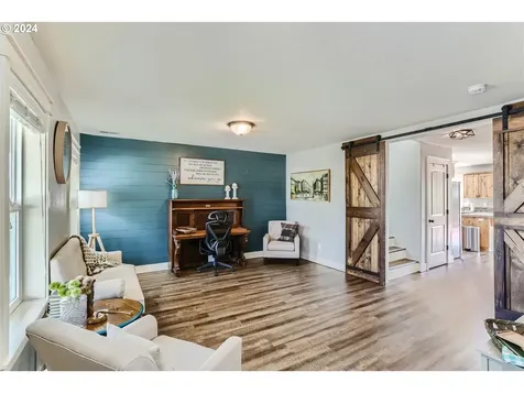 887 E 16th Street Lafayette OR 97127
