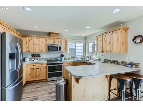 887 E 16th Street Lafayette OR 97127
