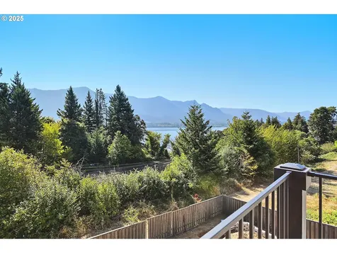 220 NE Lower Basso Circle Stevenson WA 98648