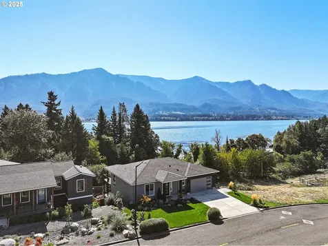 220 NE Lower Basso Circle Stevenson WA 98648