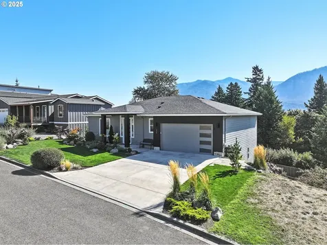 220 NE Lower Basso Circle Stevenson WA 98648
