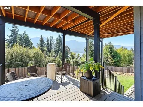 220 NE Lower Basso Circle Stevenson WA 98648