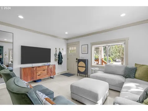 6105 N Delaware Avenue Portland OR 97217